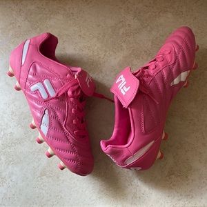 Fila Forza leather soccer cleats. Pink